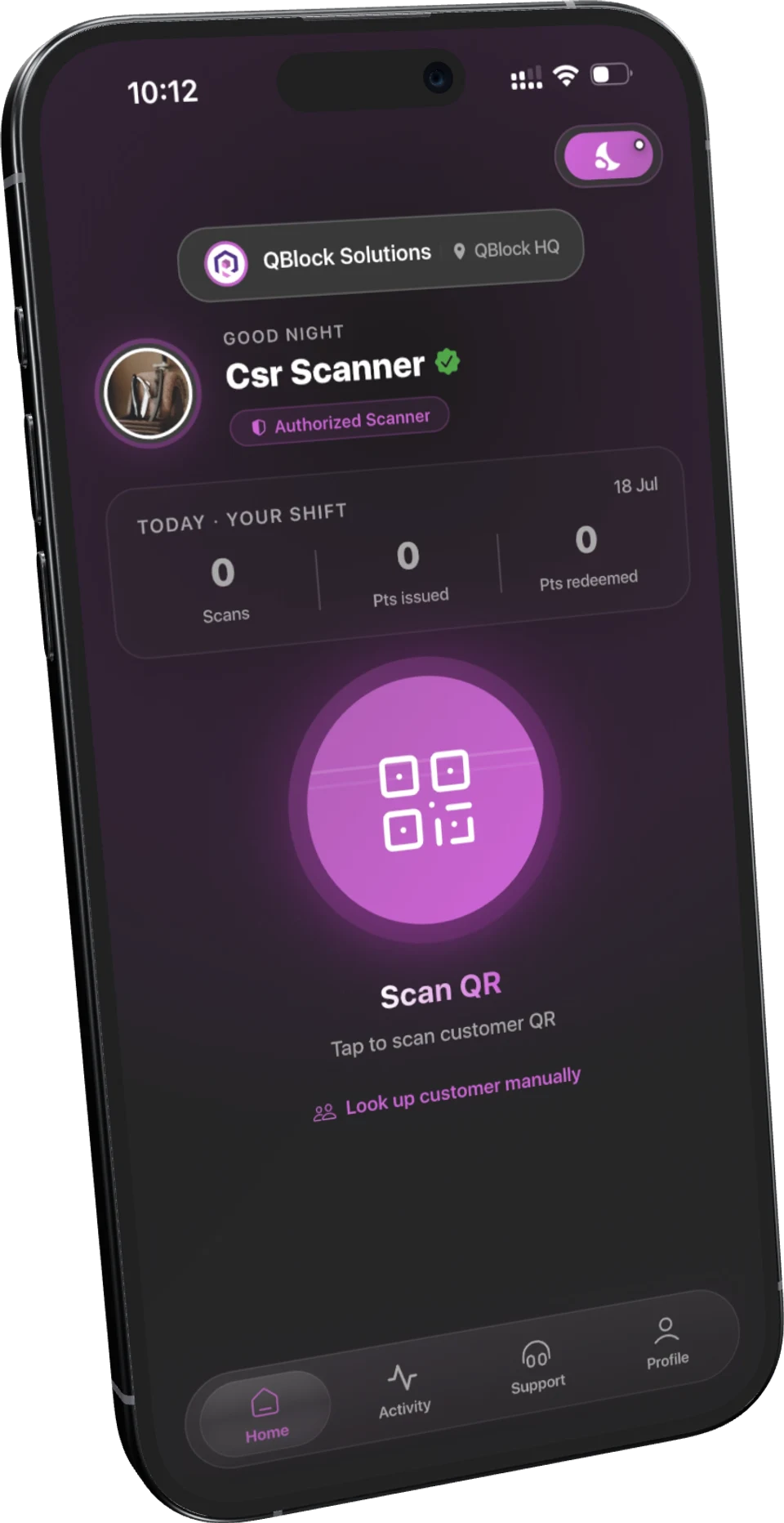 LoyalsClub staff scanner ready to scan a customer QR code